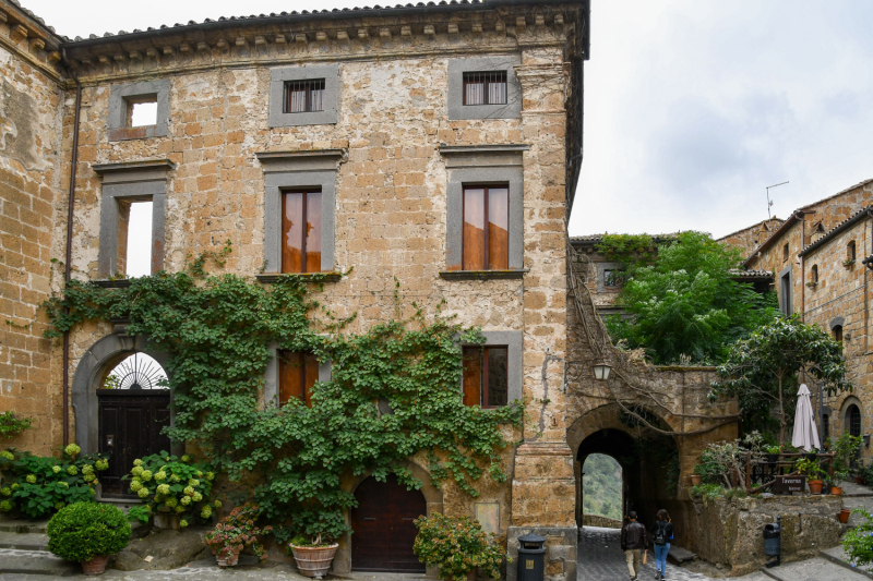 civita-de-bagnoregio-13